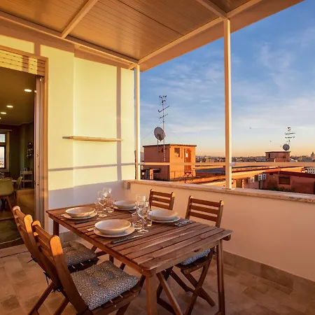 Penthouse Lux With Panoramic View-3